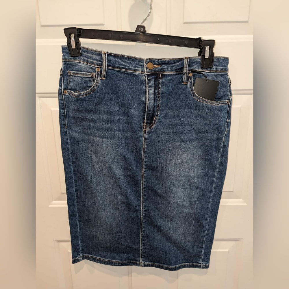 Calvin Klein Jeans Bardot Blue 955 Skirt Size 31 Brand New with Tag